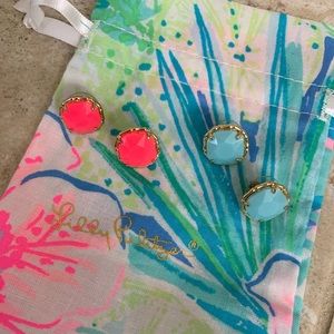 Beautiful Lily Pulitzer stud earrings.